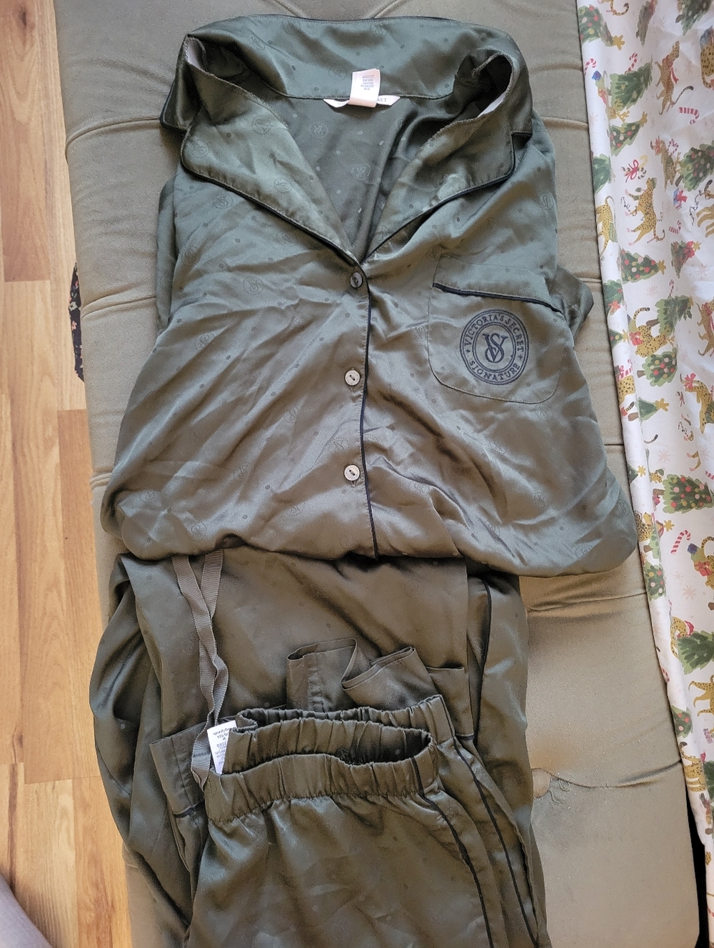 Victoria's Secret Size M Tall Olive Green Satin Pajama Set